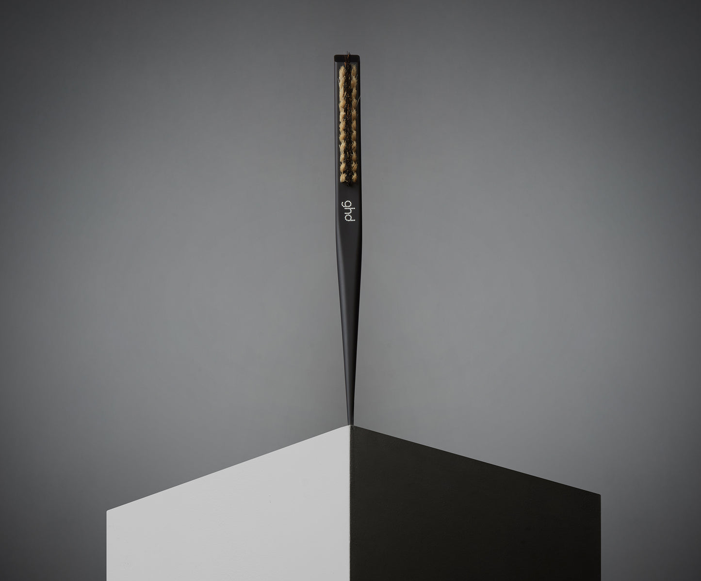 ghd Narrow Dressing Brush - The Final Touch